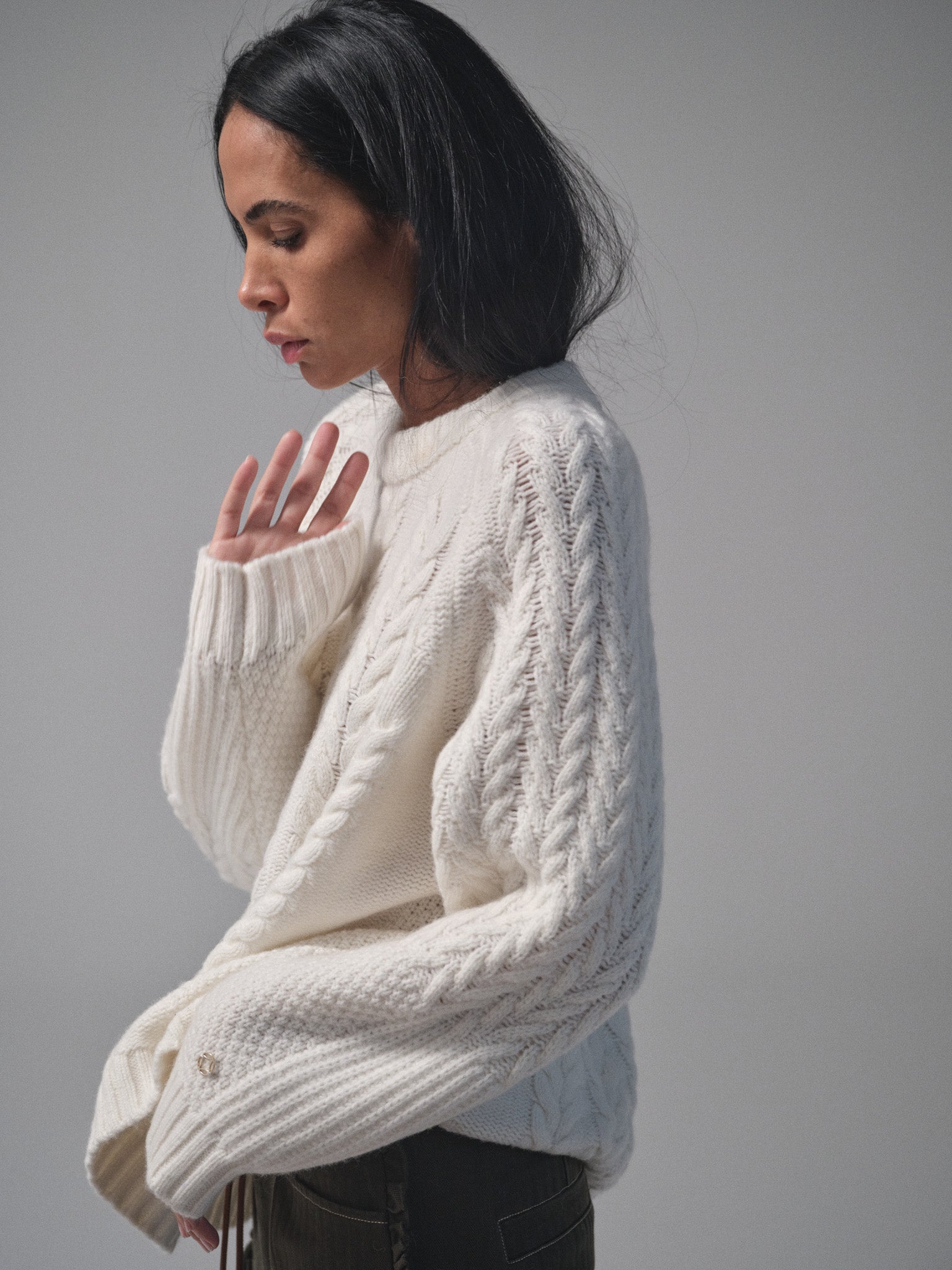 Modelshot / White / Detail